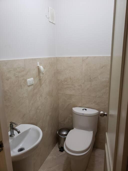 Departamento Amoblado En Ica Apartment ภายนอก รูปภาพ